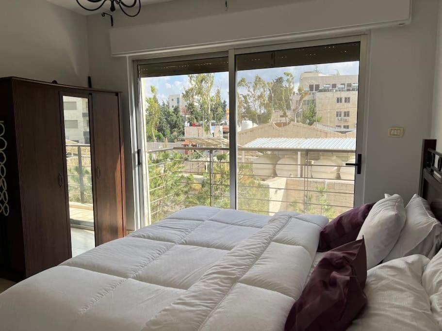 Ronza Elegant Apartment Amman Buitenkant foto