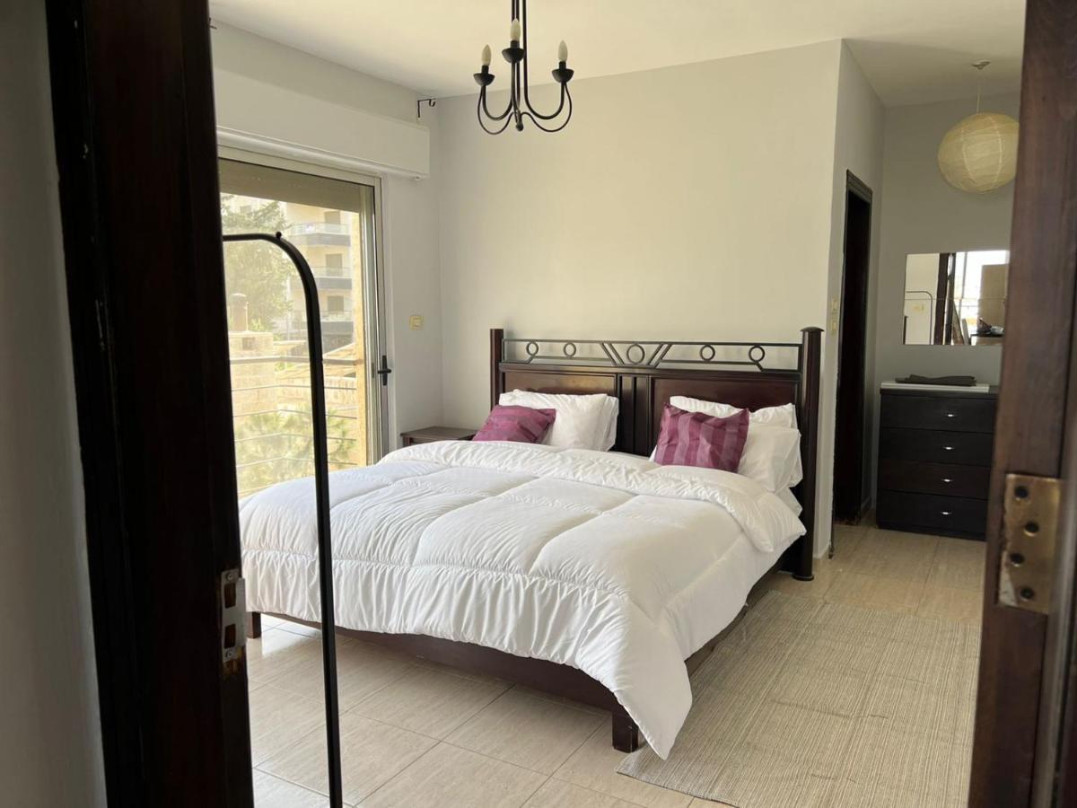 Ronza Elegant Apartment Amman Buitenkant foto